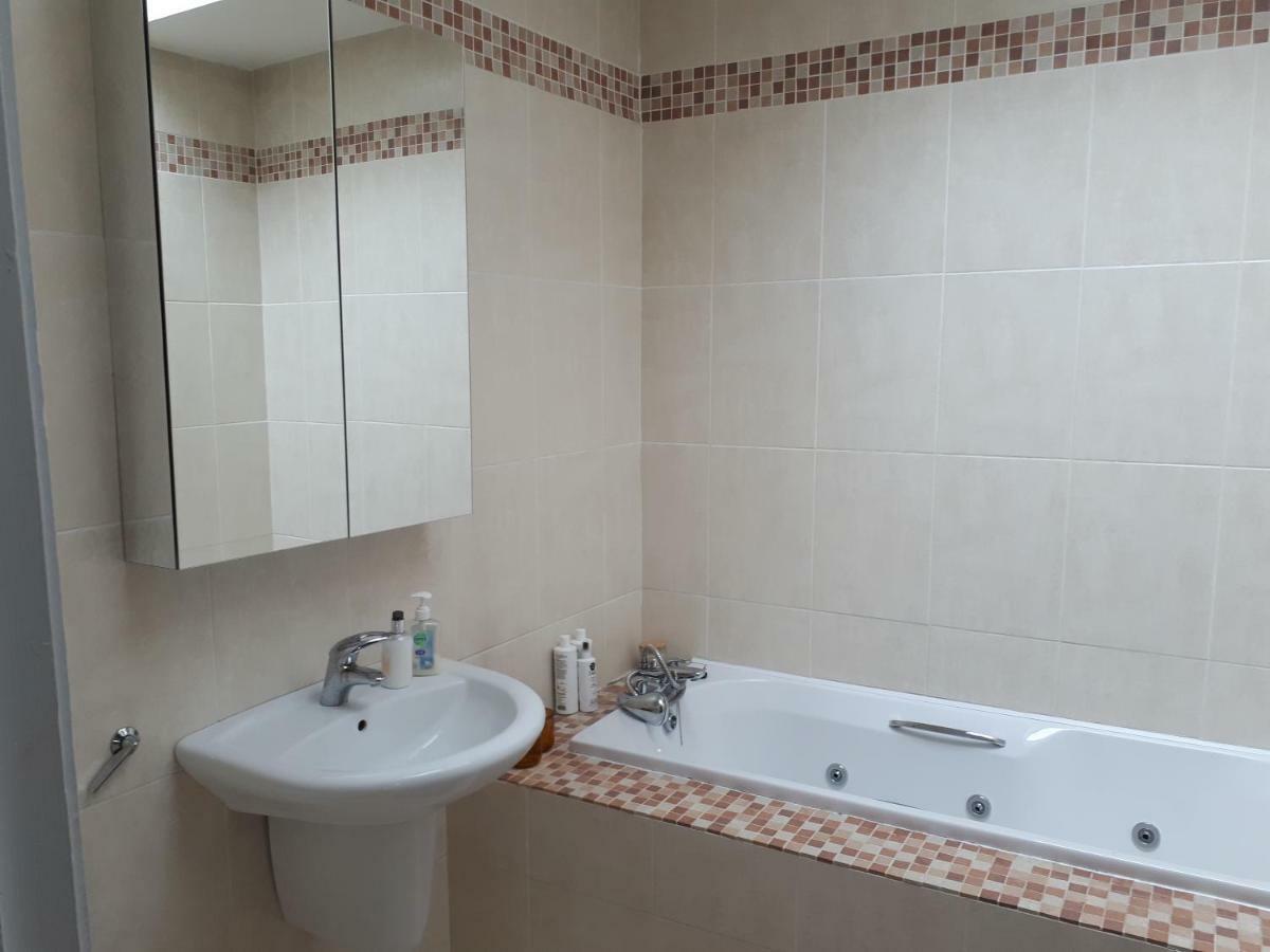 Luxurious Penthouse Apartment 1 , City Centre Kilkenny Exterior photo